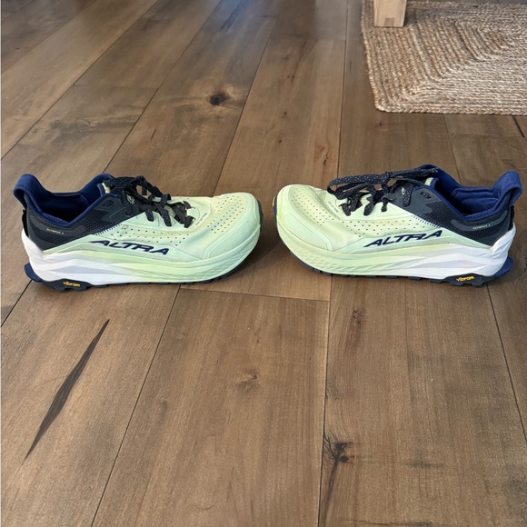 Mens Altra Olympus 6 Trail Shoes 11 - Picture 2 of 6